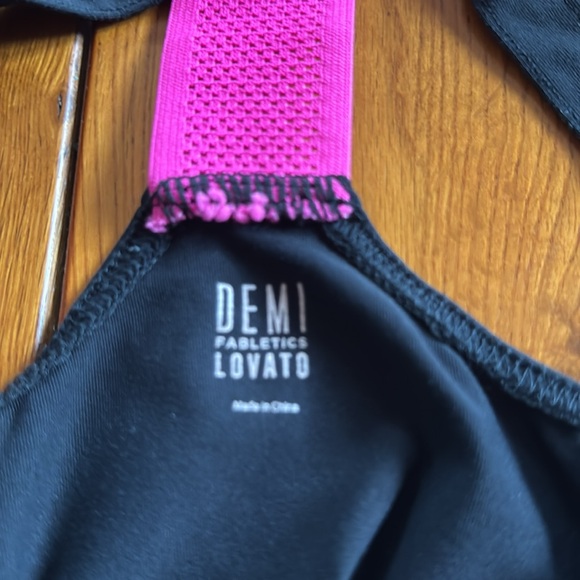 Fabletics. Demi Lovato Collection. Muscle top. - Picture 4 of 4